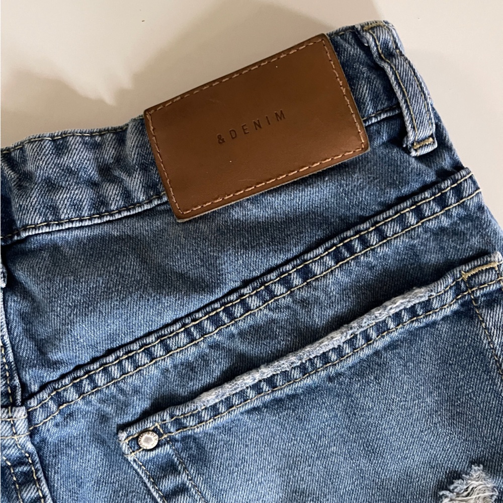 Women's Jean Shorts - Picture 4 of 4